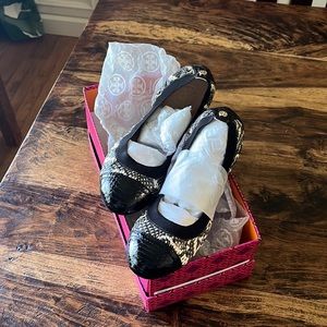 Tory Burch flats